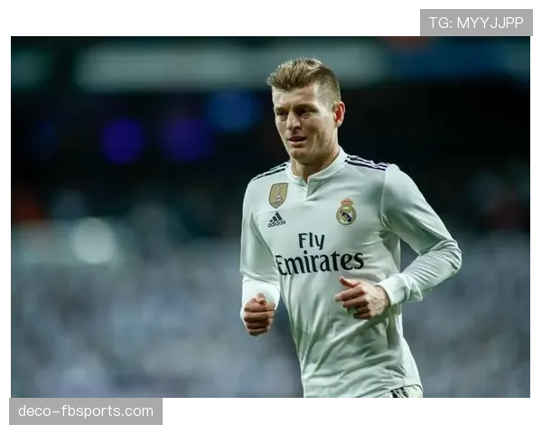 维蒂尼亚与莫德里奇中场组织及节奏控制对比分析